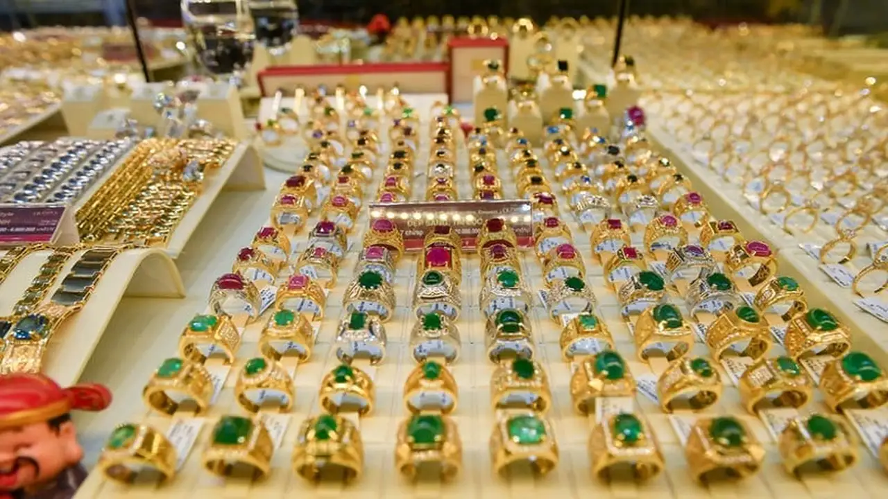 خسائر قياسية تلاحق حائزي الذهب في فيتنام بقيمة 11 مليون دونغ